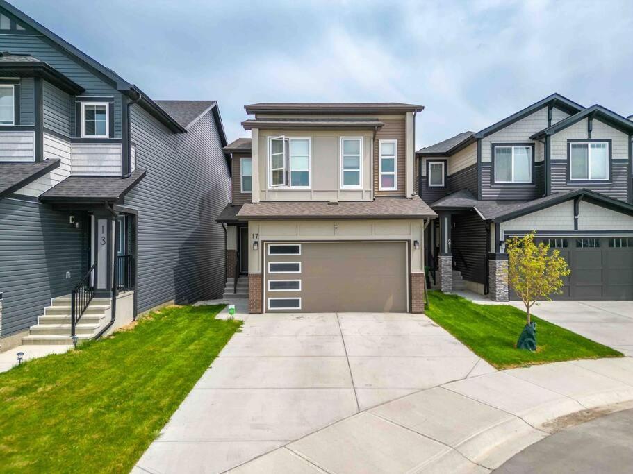 Modern Basement Gem: 2 Bedroom Retreat YYC Exterior foto